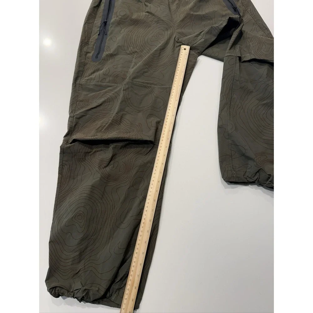 Nike Tech Open-Hem Woven Pants L Olive Topographic Print Straight Leg IM7838-325